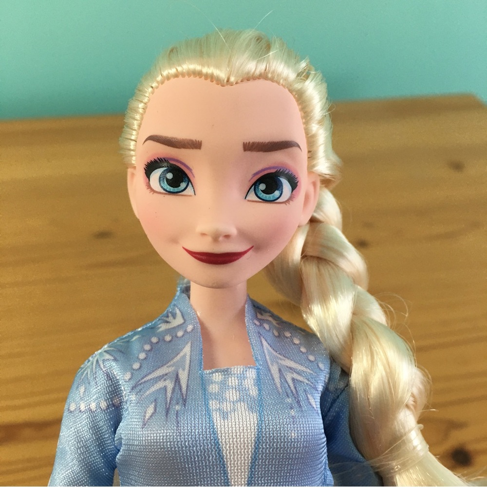 ❄️ New w/o Box “Frozen II” Elsa Doll by Hasbro ❄️ - Picture 5 of 9